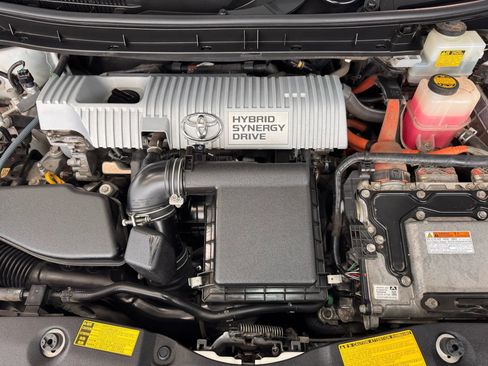 Used 2011 Toyota Prius Two image 31