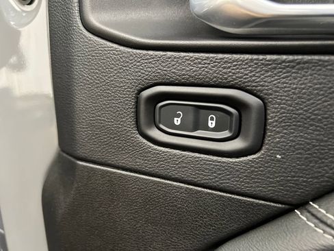 Used 2022 Jeep Wrangler Unlimited Sahara w/ Cold Weather Group image 25