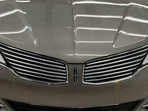 Used 2015 Lincoln MKZ FWD image 5