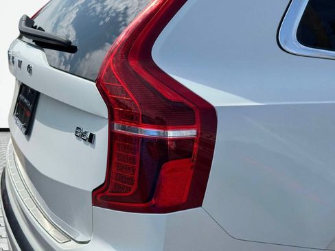 Used 2024 Volvo XC90 B6 Plus w/ Protection Package Premier AWD/4WD image 7