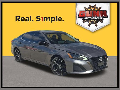 Used 2023 Nissan Altima 2.5 SR w/ SR Premium Package FWD image 1