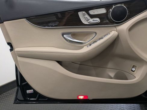 Used 2019 Mercedes-Benz C 300 4MATIC Sedan image 8