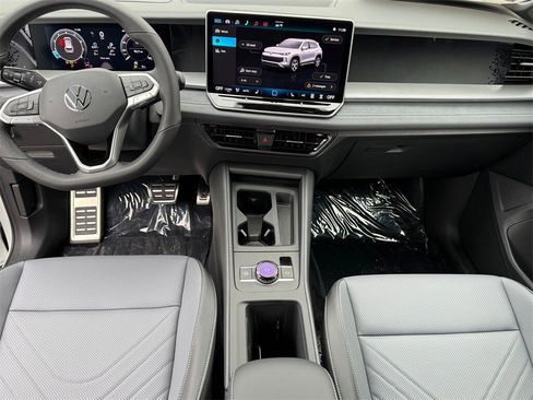 New 2026 Volkswagen Tiguan SE R-Line image 22