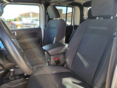 Used 2023 Jeep Gladiator Overland image 13