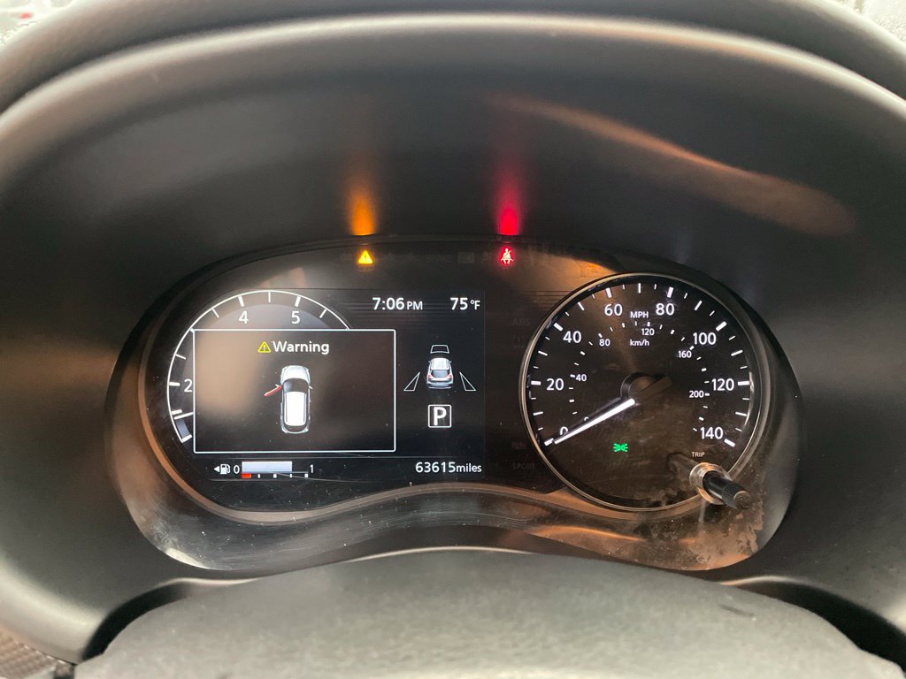 Used 2023 Nissan Kicks SV w/ Interior Electronics Package FWD image 11