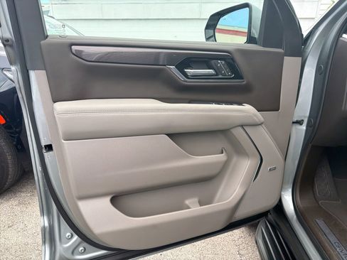 Used 2025 GMC Yukon Elevation RWD image 36