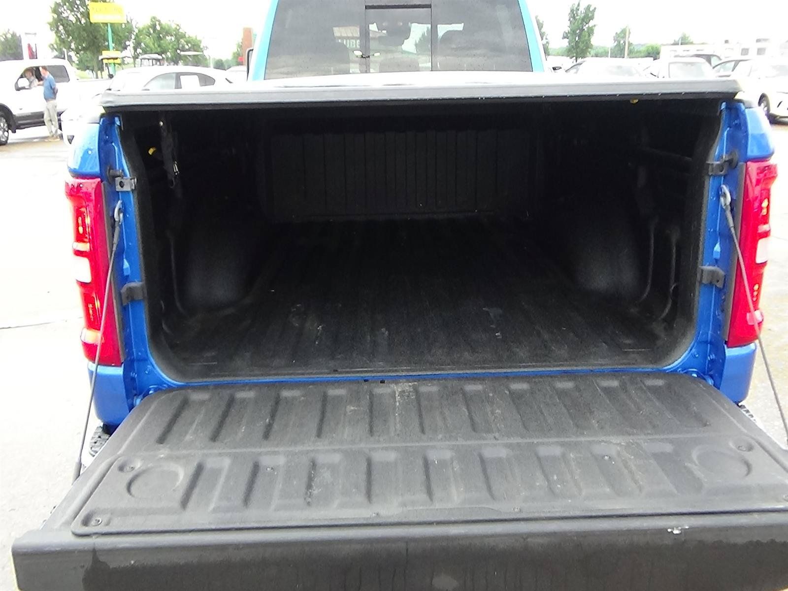 Used 2025 RAM 1500 Big Horn AWD/4WD image 9