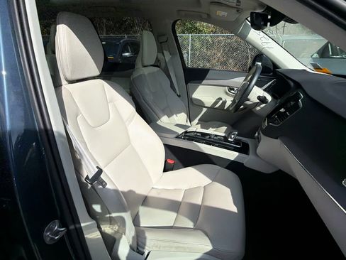 Certified 2023 Volvo XC90 B5 Plus w/ Protection Package Premier image 16