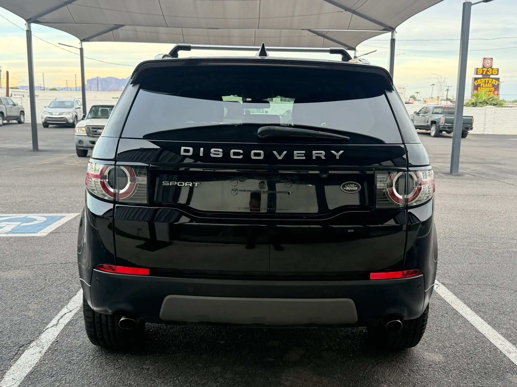 Used 2018 Land Rover Discovery Sport SE AWD/4WD image 7