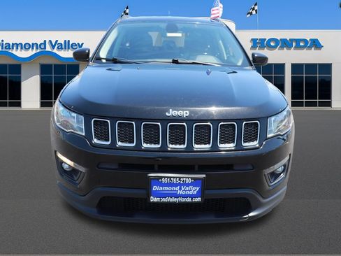 Used 2020 Jeep Compass Latitude FWD image 2