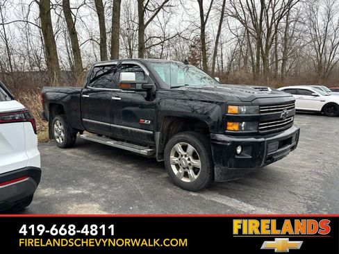 Used 2017 Chevrolet Silverado 2500 LTZ image 5