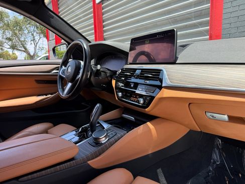 Used 2023 BMW 540i w/ M Sport Package RWD image 37