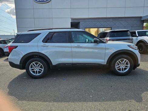 New 2026 Ford Explorer Active AWD/4WD image 4