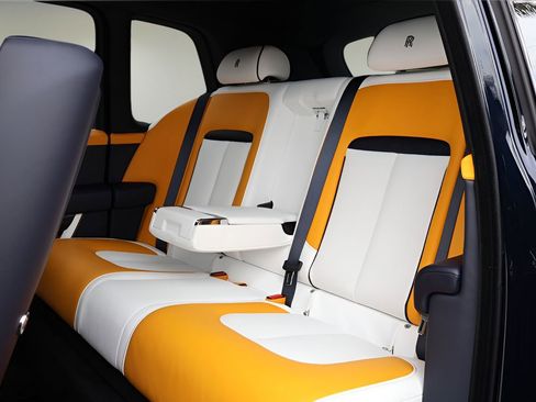 New 2026 Rolls-Royce Cullinan Black Badge image 19