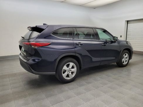 Used 2021 Toyota Highlander L FWD image 10