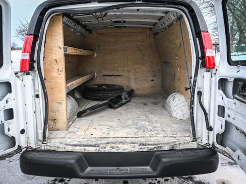 Used 2021 Chevrolet Express 2500 Extended w/ Driver Convenience Package RWD image 14