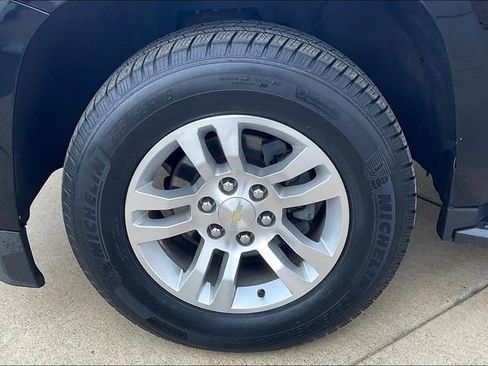 Used 2018 Chevrolet Tahoe LT image 9