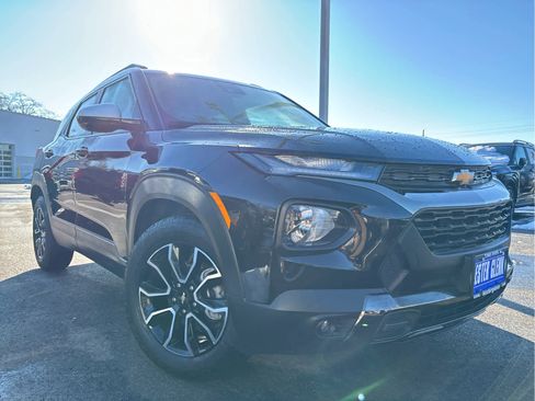 Certified 2023 Chevrolet TrailBlazer ACTIV w/ Convenience Package image 3