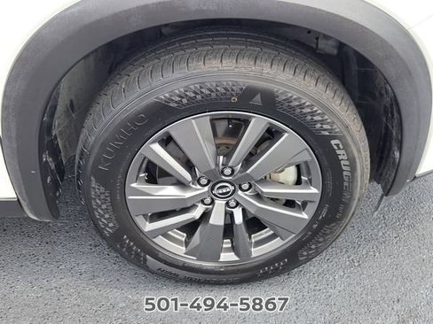 Used 2022 Nissan Pathfinder SV AWD/4WD image 18