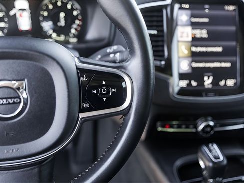 Used 2017 Volvo XC90 T6 Momentum w/ Vision Package image 15