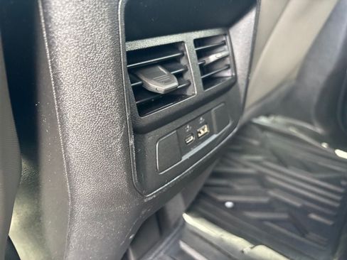 Used 2024 Chevrolet Colorado ZR2 w/ Technology Package AWD/4WD image 30