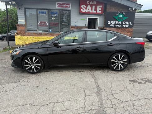 Used 2019 Nissan Altima 2.0 SR image 2