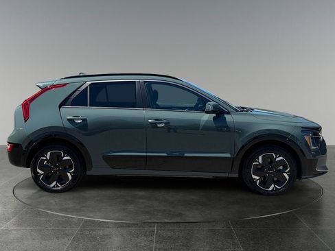 Used 2023 Kia Niro Wave w/ Wave Preserve Package FWD image 10