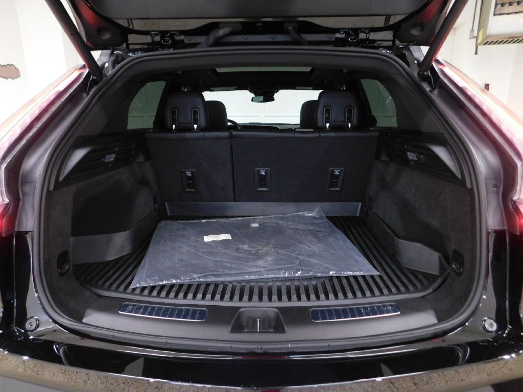 Used 2025 Cadillac XT4 Sport w/ LPO, Floor Liner Package AWD/4WD image 61