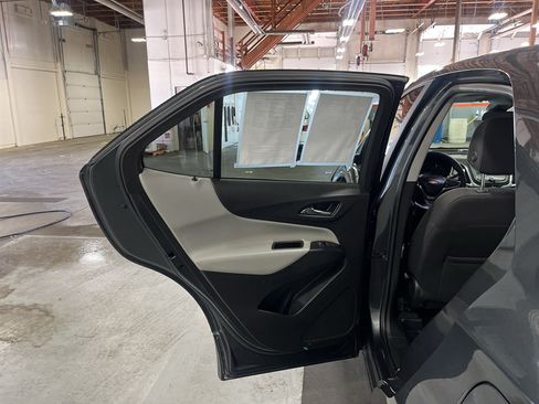 Used 2020 Chevrolet Equinox LS w/ LS Convenience Package AWD/4WD image 21
