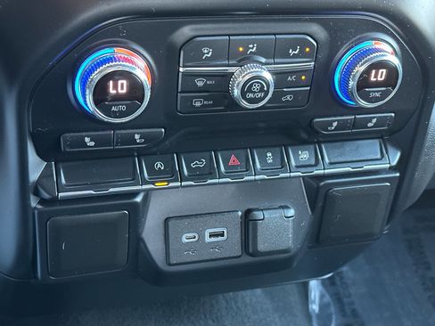 Used 2021 GMC Sierra 1500 SLE image 19