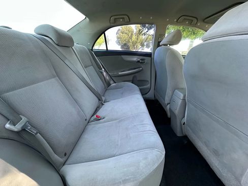 Used 2012 Toyota Corolla LE image 9