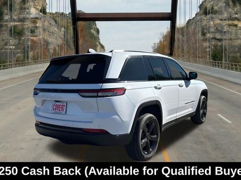 New 2025 Jeep Grand Cherokee Altitude RWD image 10