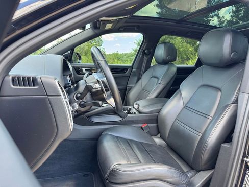 Used 2019 Porsche Cayenne image 5