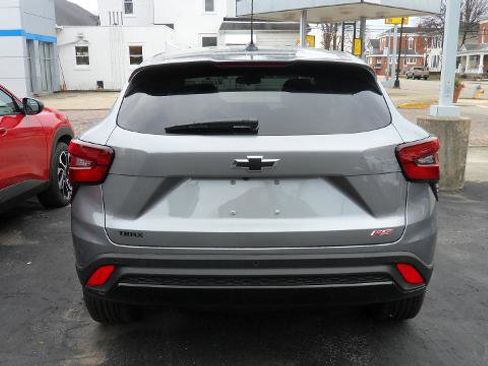 New 2026 Chevrolet Trax RS w/ Sunroof Package FWD image 7