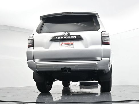 Used 2023 Toyota 4Runner TRD Off-Road Premium AWD/4WD image 35