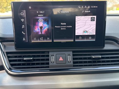 Used 2021 Audi Q5 e Premium Plus w/ Premium Plus Package image 22