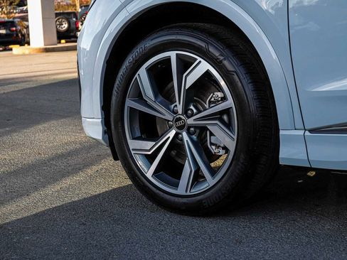 Used 2025 Audi Q4 e-tron Premium image 7