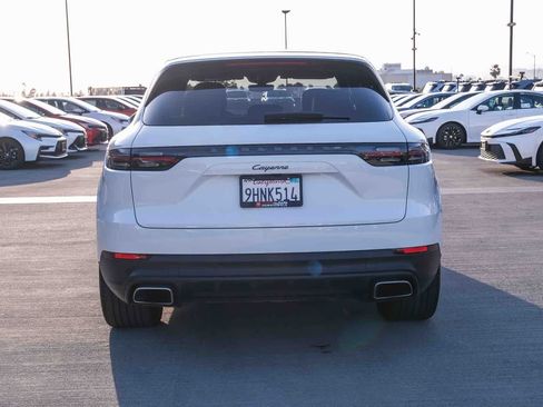 Used 2022 Porsche Cayenne AWD/4WD image 4