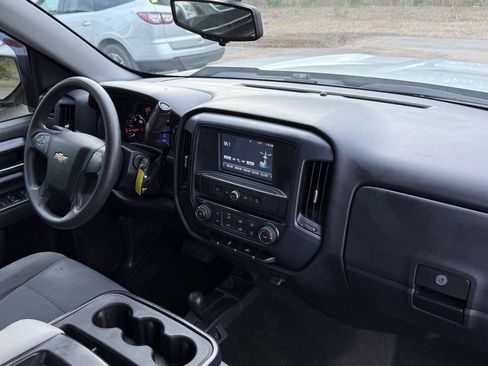 Used 2017 Chevrolet Silverado 1500 Custom w/ Custom Convenience Package AWD/4WD image 16