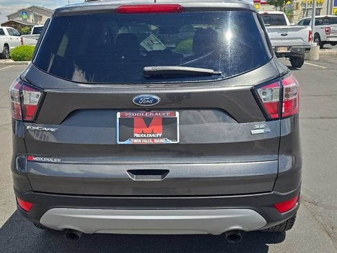 Used 2017 Ford Escape SE AWD/4WD image 4