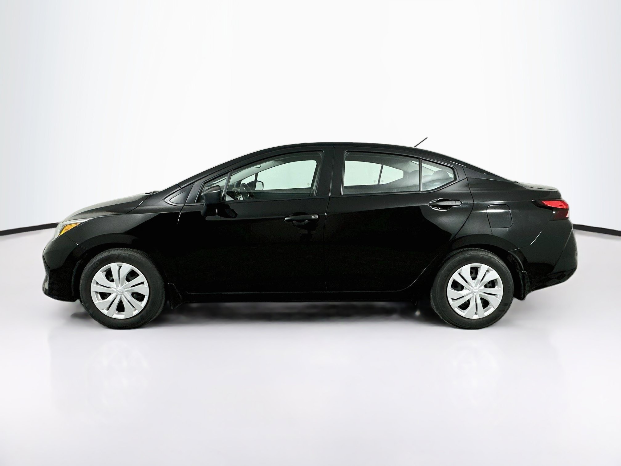 Used 2025 Nissan Versa S w/ Trunk Package FWD image 4