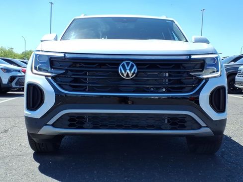 New 2026 Volkswagen Atlas Cross Sport SE FWD image 2