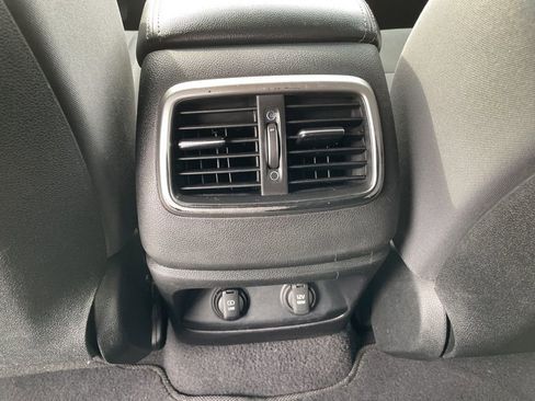 Used 2019 Kia Sorento LX image 23