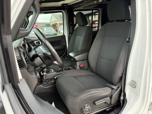 Used 2020 Jeep Gladiator Sport w/ Quick Order Package 24S AWD/4WD image 2