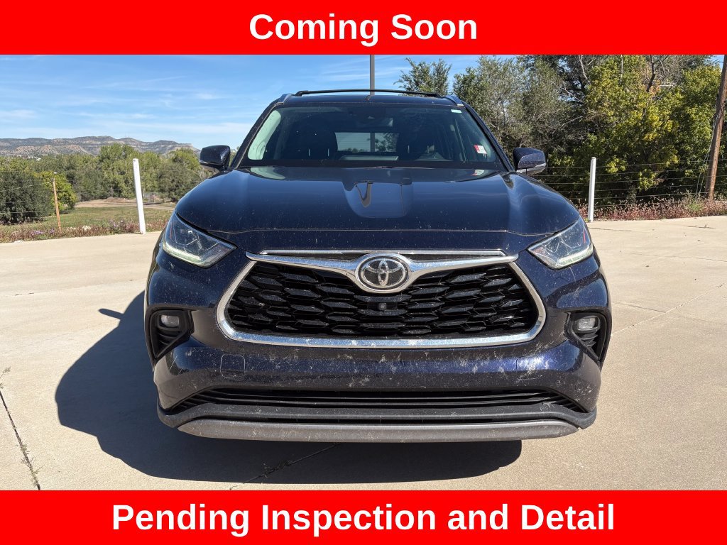 Used 2021 Toyota Highlander Platinum AWD/4WD image 2