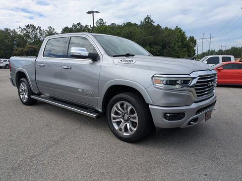 Used 2022 RAM 1500 Limited w/ Body Color Bumper Group AWD/4WD image 2