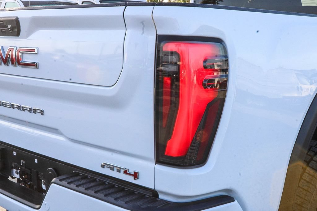 Used 2025 GMC Sierra 2500 AT4 AWD/4WD image 10
