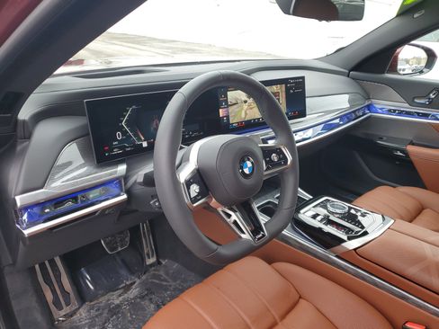 Certified 2023 BMW 760i xDrive w/ Executive Package image 9