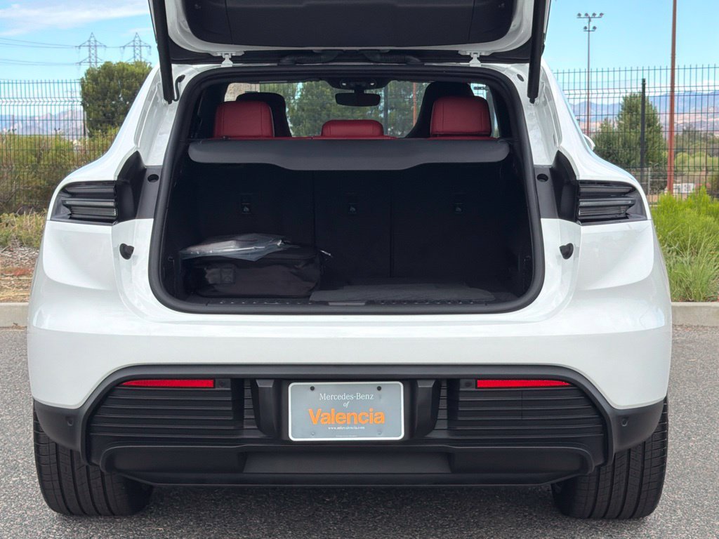 Used 2024 Porsche Macan 4 Electric AWD/4WD image 15