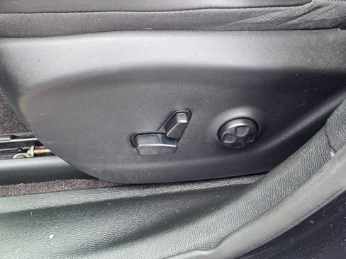 Used 2019 Jeep Cherokee Limited AWD/4WD image 7
